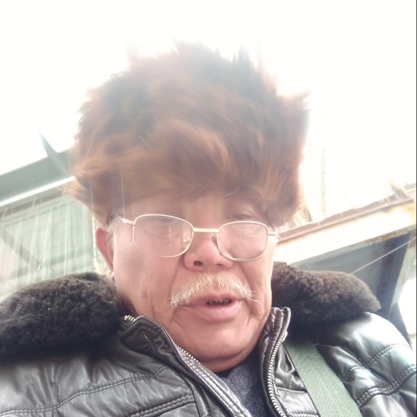 小松鼠有留胡子的照片