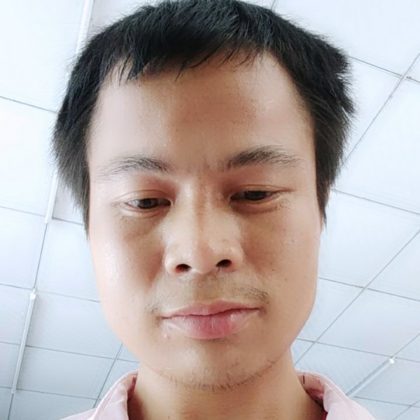 闪闪回眸水蜜桃的照片