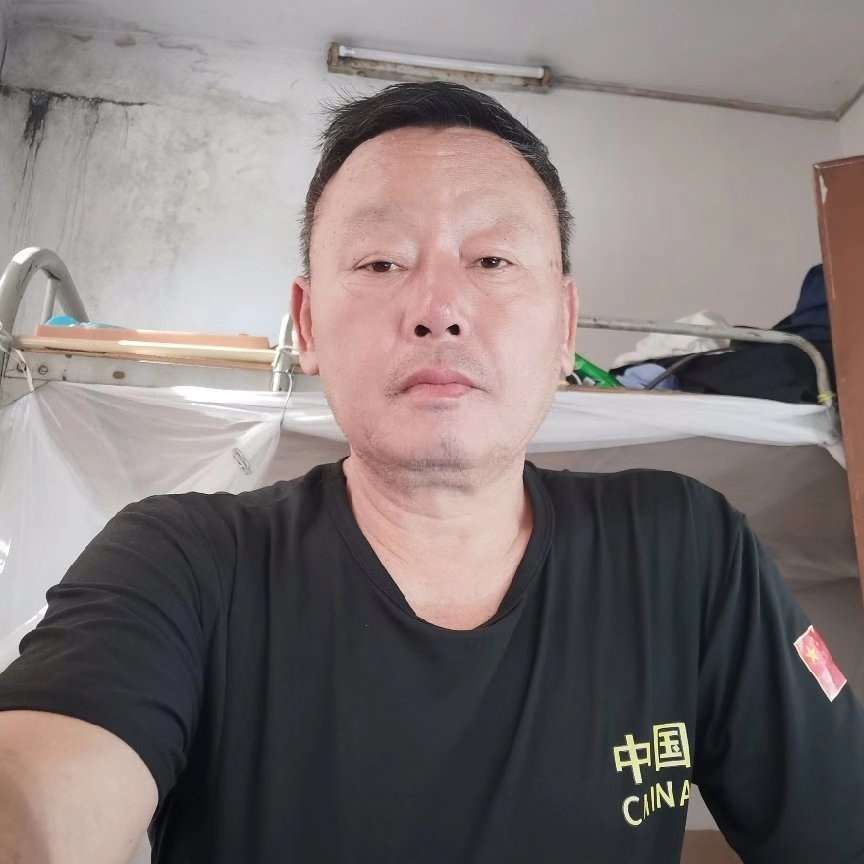 个性那绿草的照片