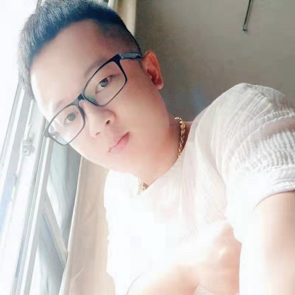 潇洒向泪雨的照片