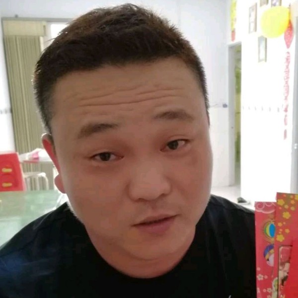 贪玩愿大叔的照片