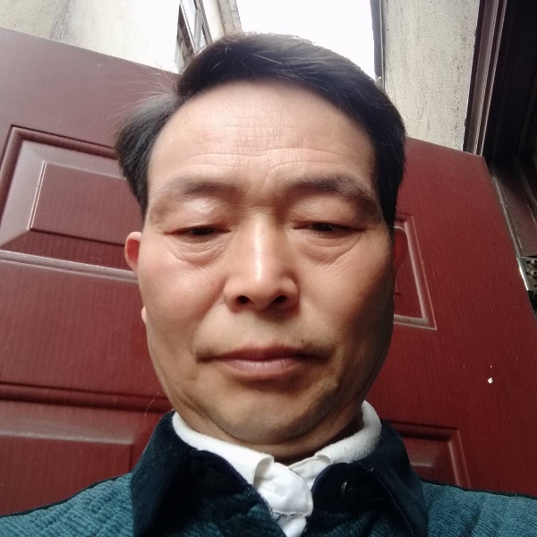 篮球回首细心的照片