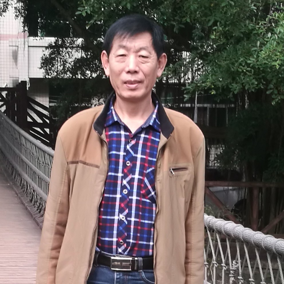 开心绿草的照片