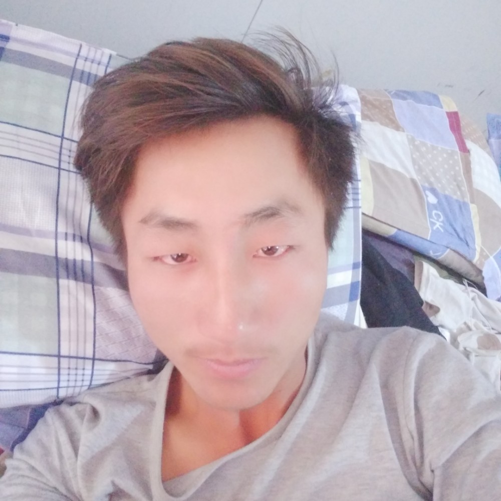 何勋的照片