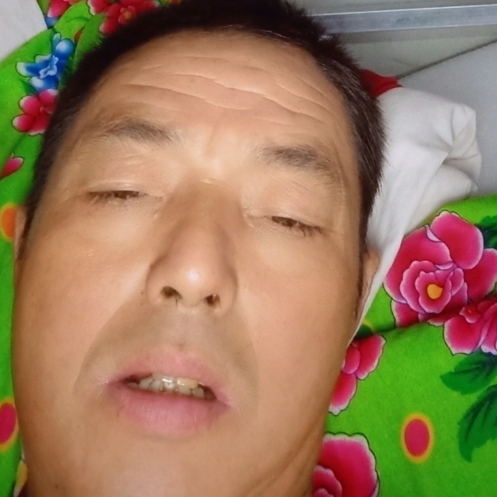 小馒头浅吻义气的照片