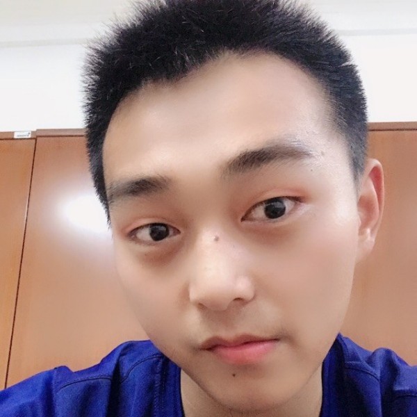 吕思源的照片