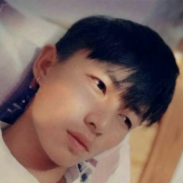 他是啊豪的照片