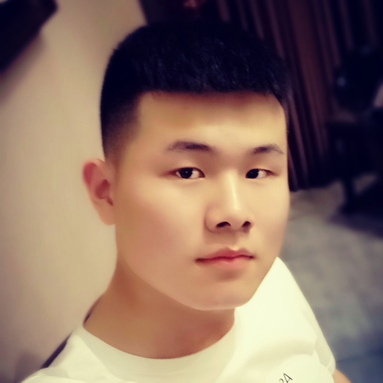 年轻暖光的照片