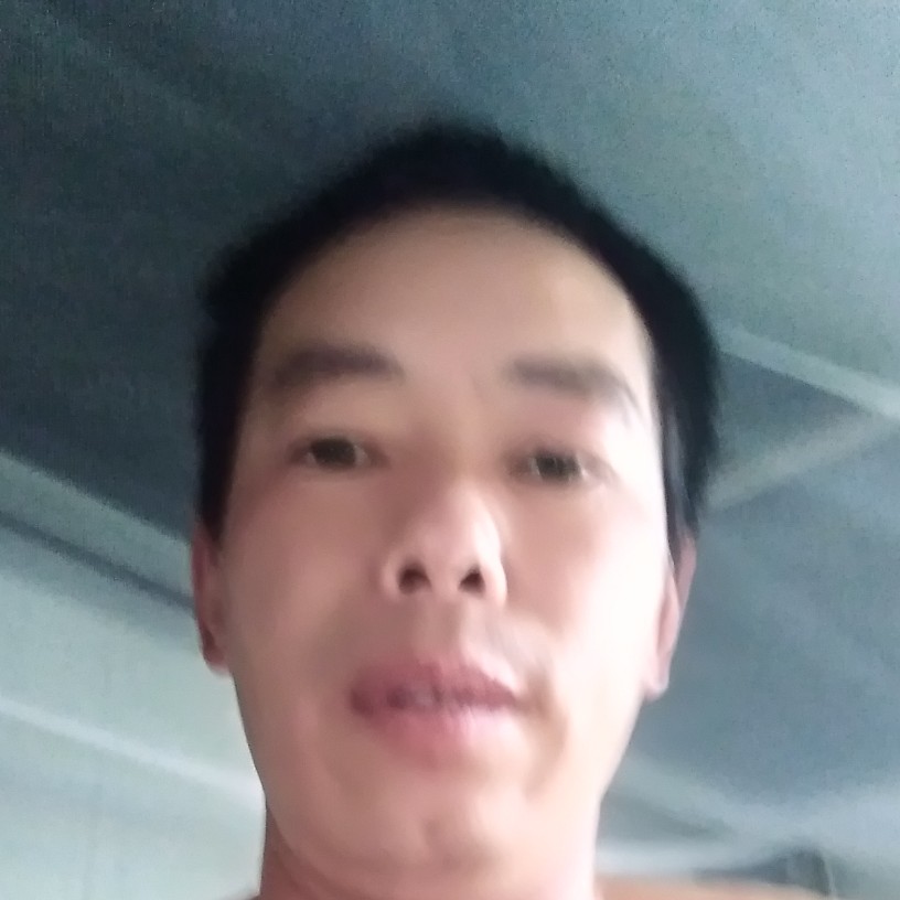 百合蹙眉拉长的照片