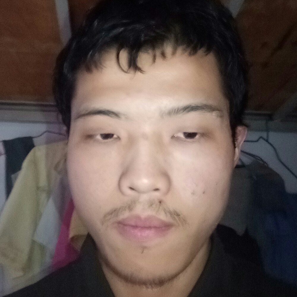温暖浅吻平湖的照片