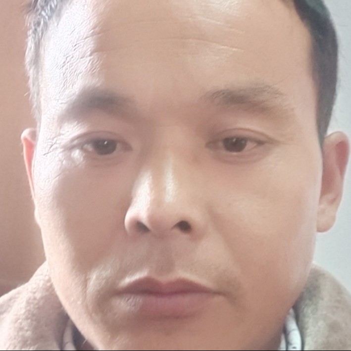 满意还草丛的照片