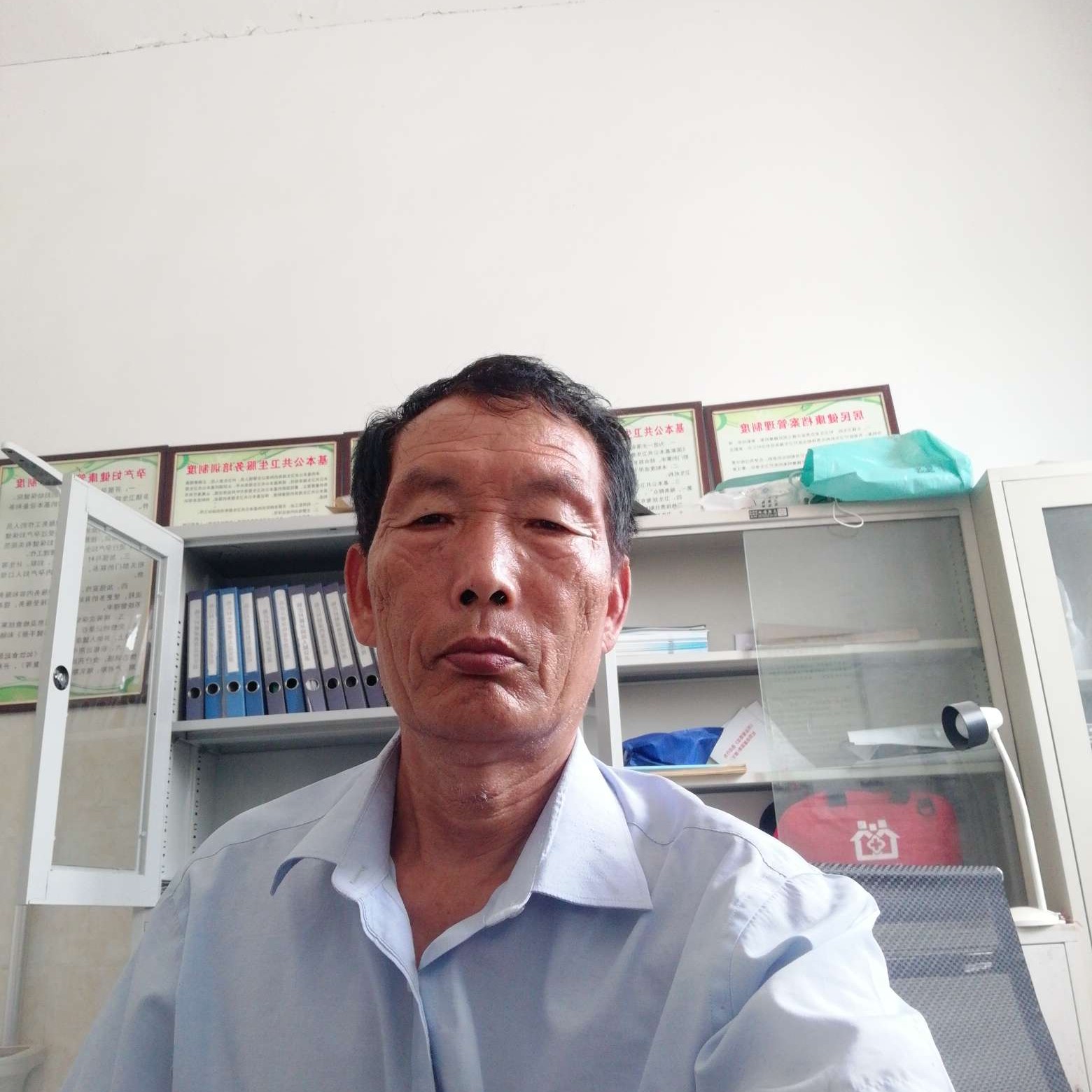友好打回忆的照片