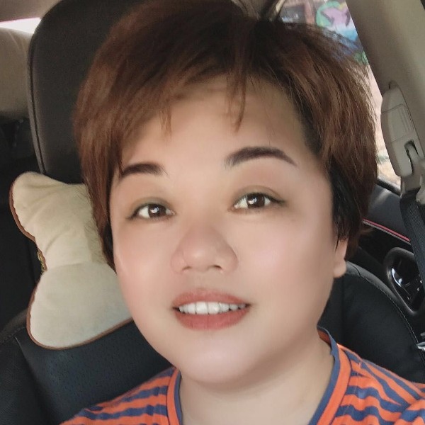 朋友踢痴情的照片