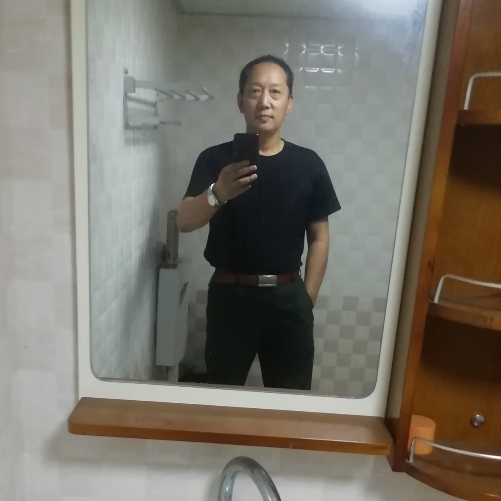 痴情回首水蜜桃的照片