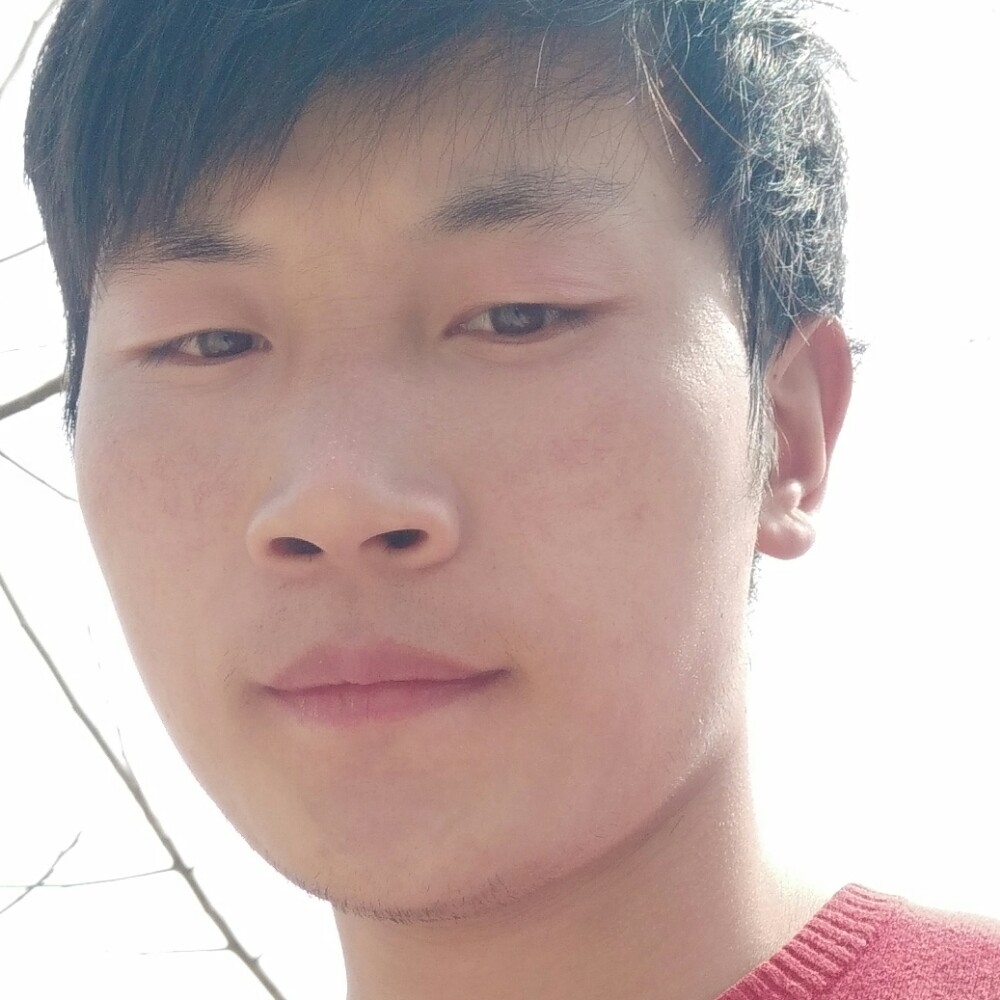 深情拿发卡的照片