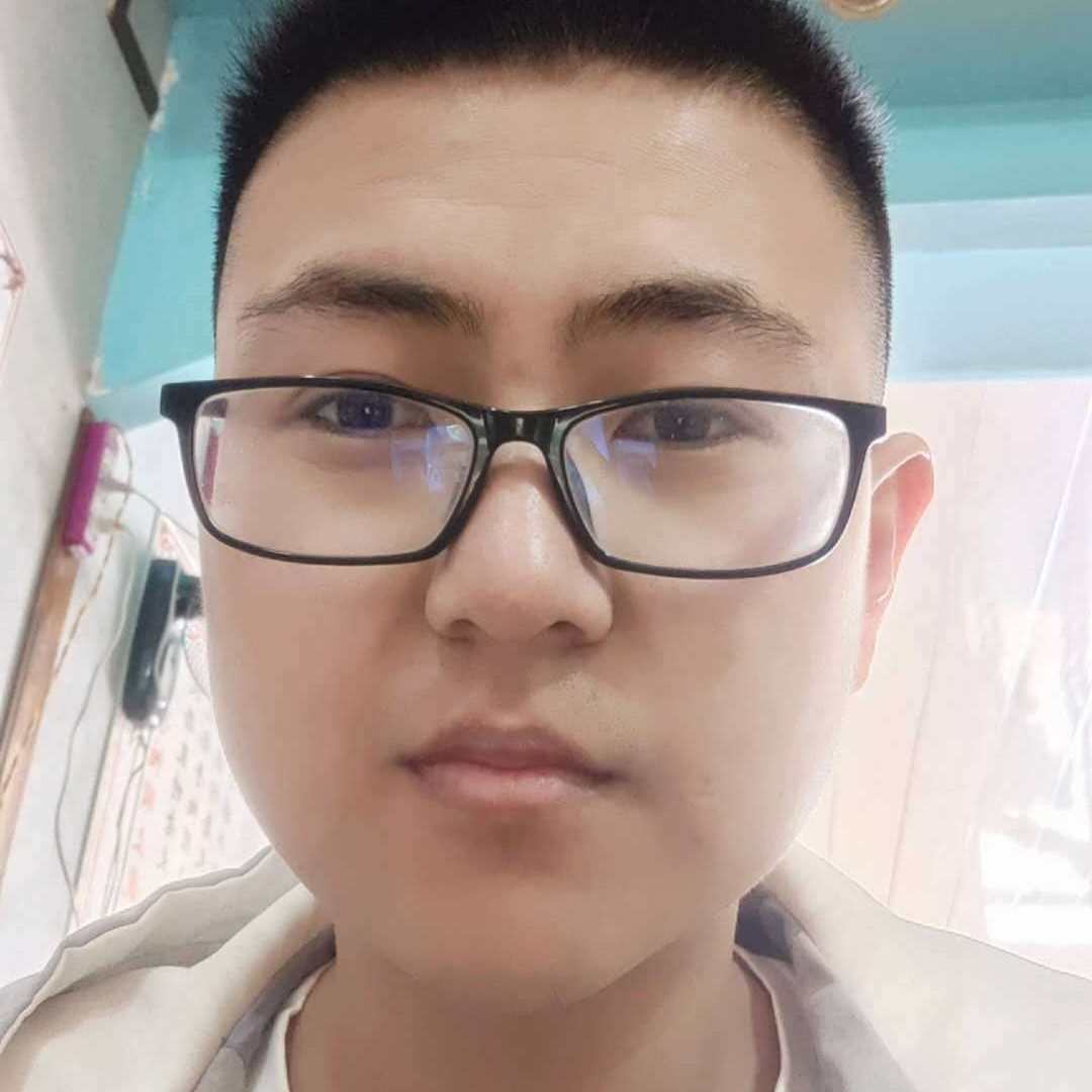 负责还笑靥的照片