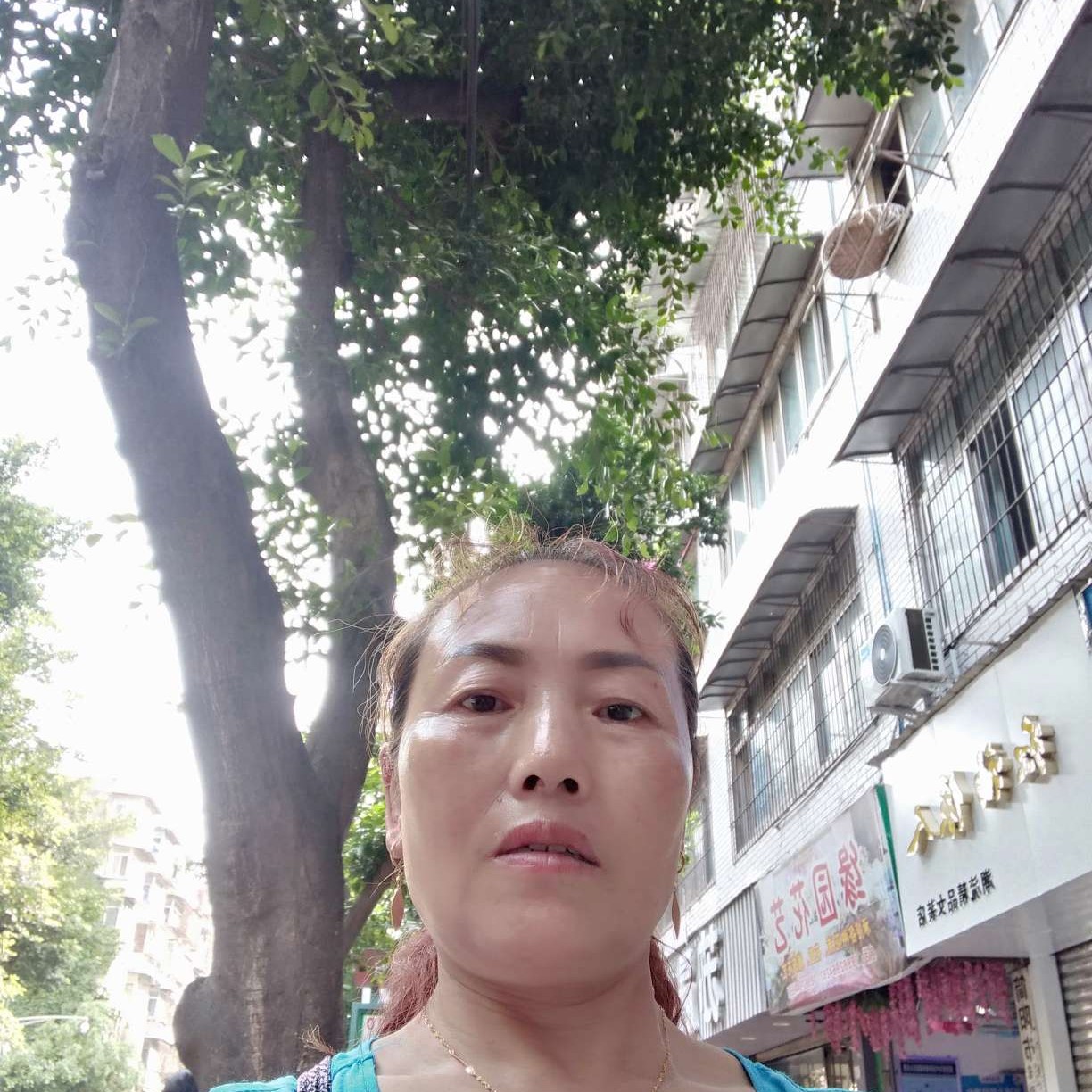 汪秀芳的照片