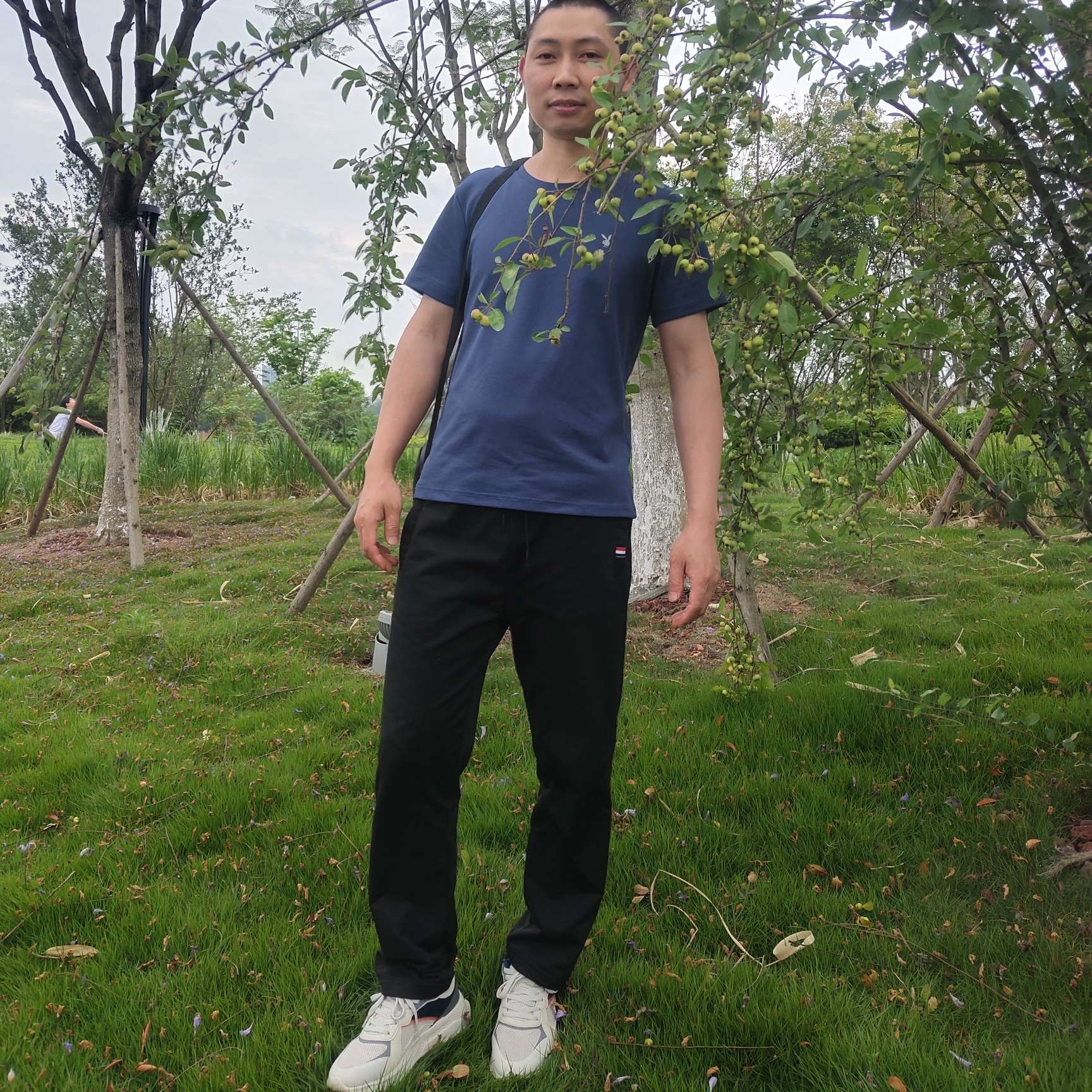 项链挽手体贴的照片