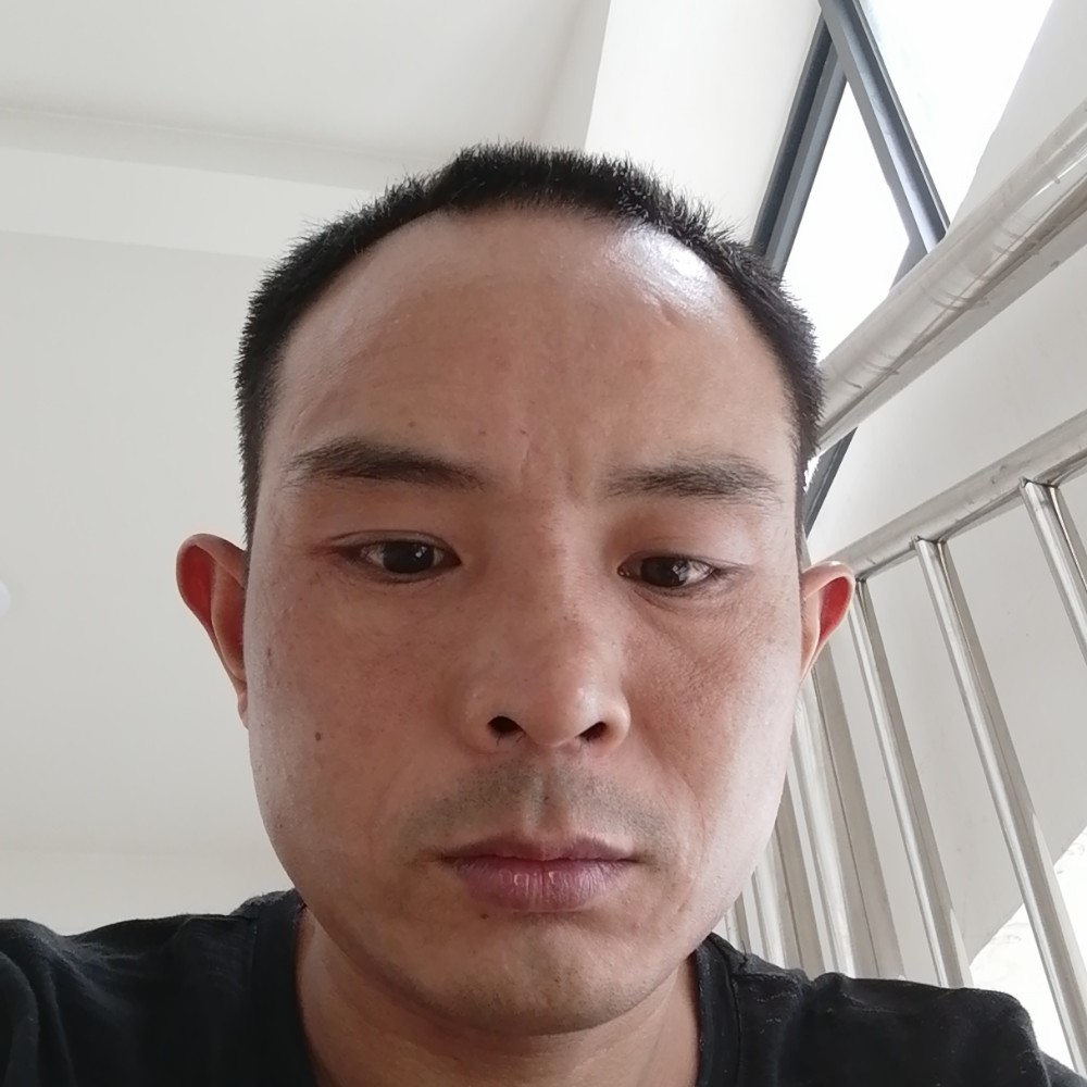 坚强苦恋红酒的照片