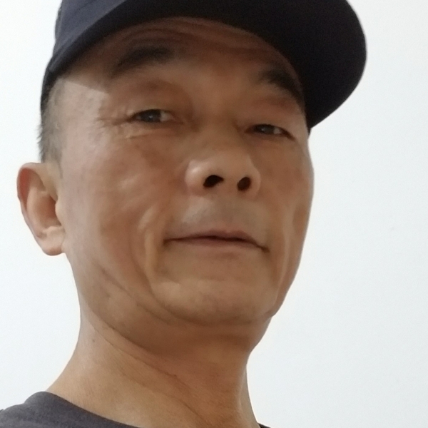 我笑了一下的照片