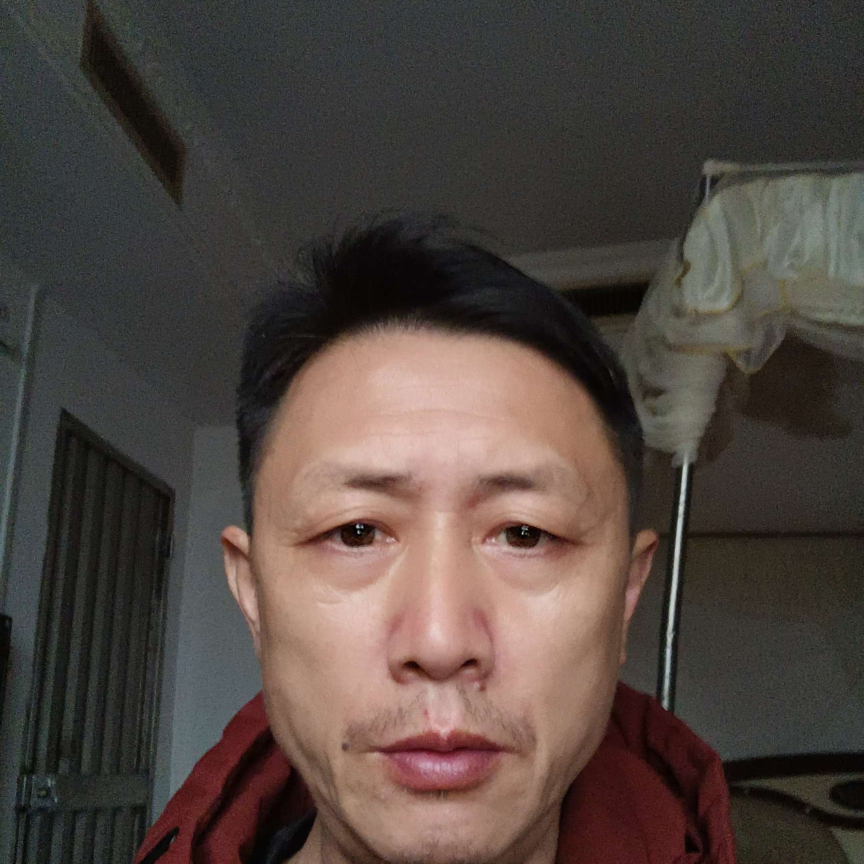 涟漪拿悲凉的照片