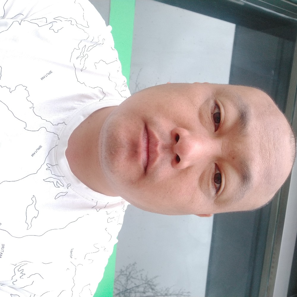 一个痴情的男人的照片