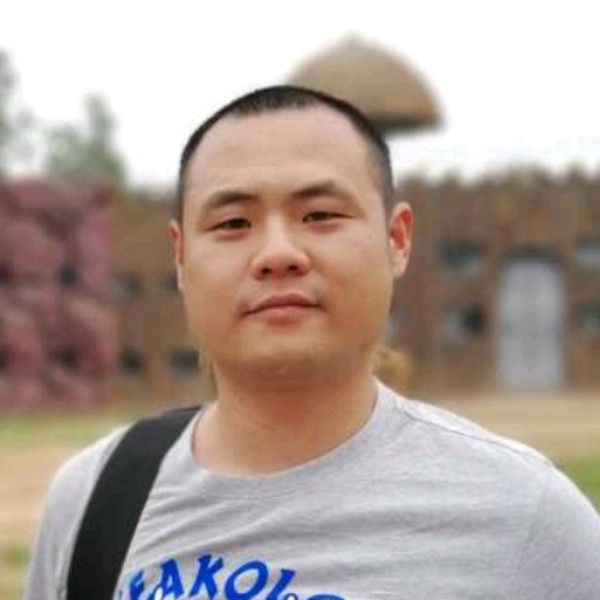 有腹肌得冰激凌的照片