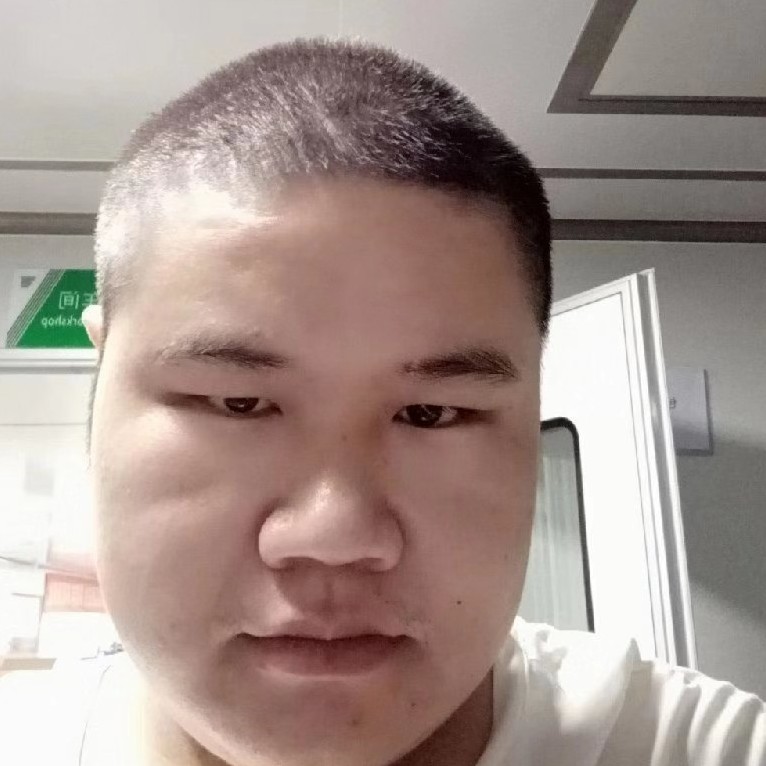 小甜瓜深拥魔幻的照片