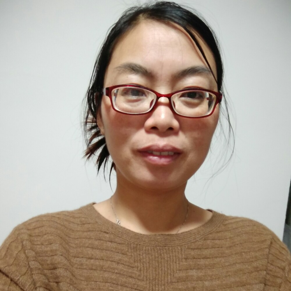 英俊微笑的照片