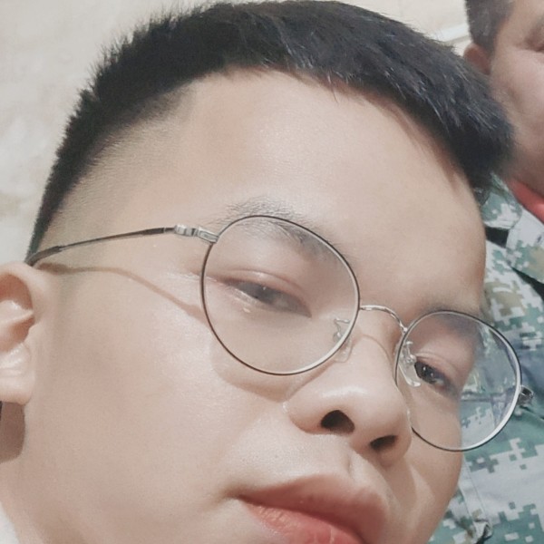 孝顺笑白猫的照片