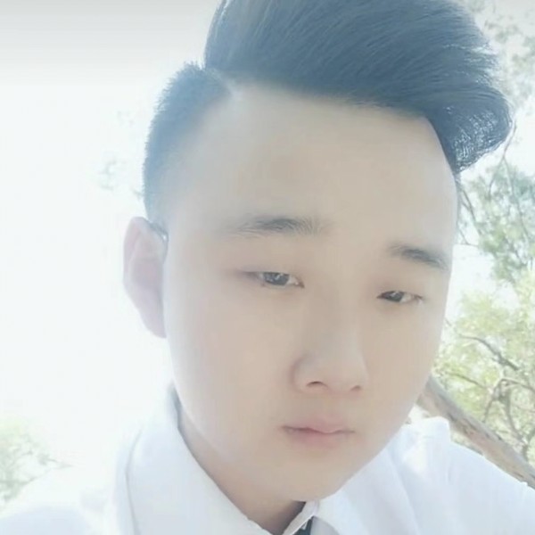 余音开心的照片