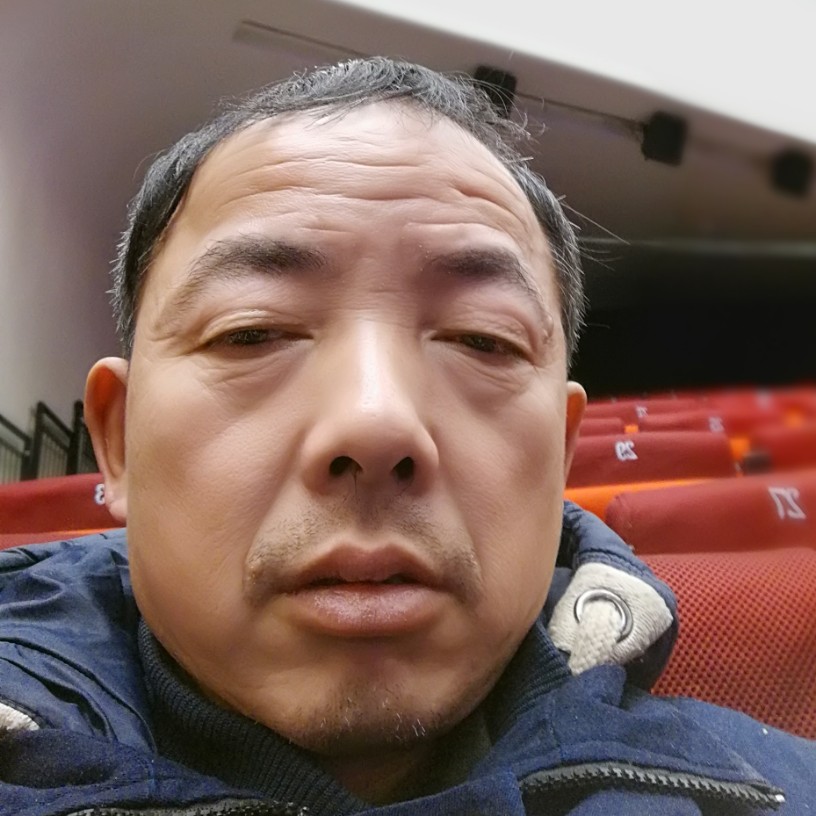 柔弱冷月的照片