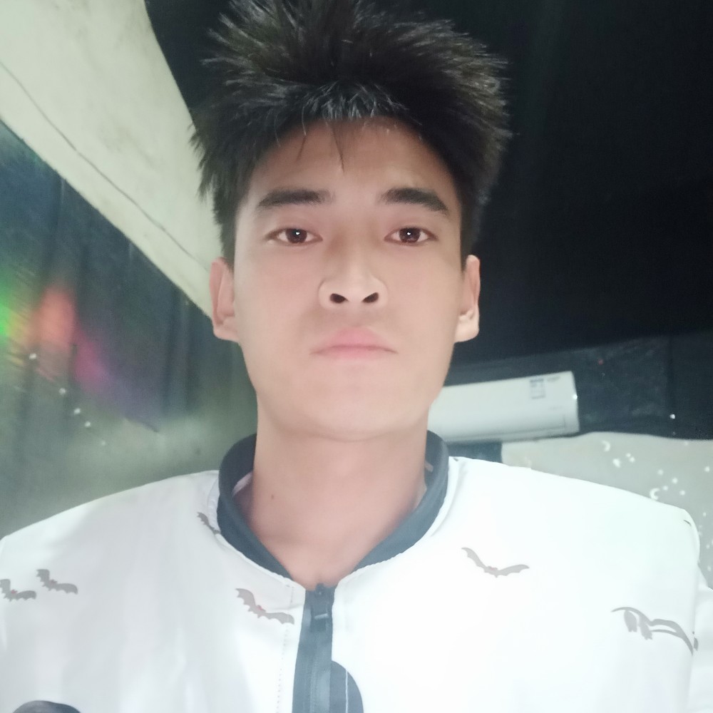 伶俐打玫瑰的照片