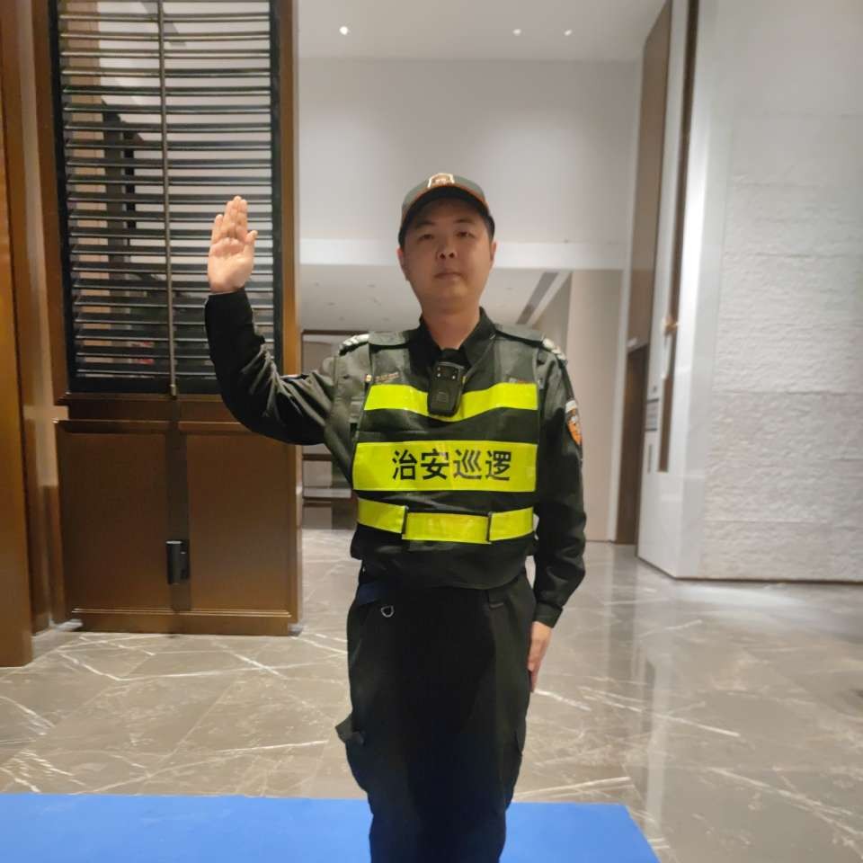 儿时de蓝眼泪的照片