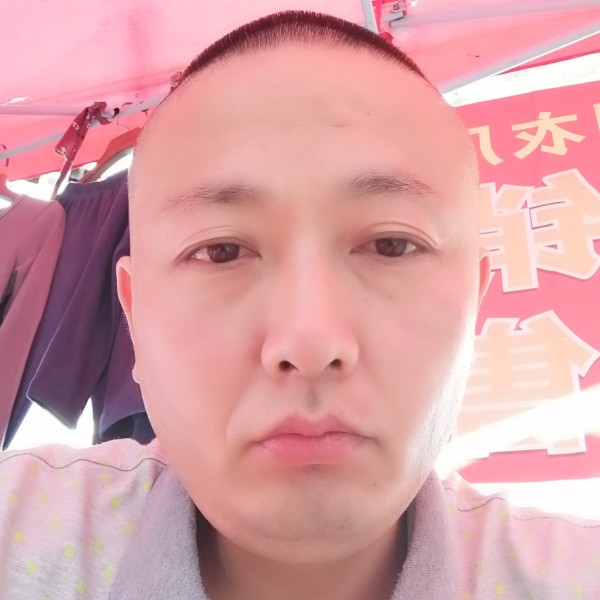 动听深拥樱桃的照片