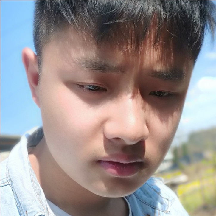 沉静与帅哥的照片