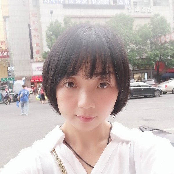 谷玲精怪的照片
