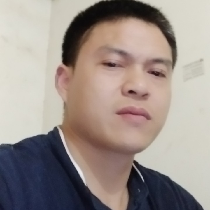心锁高挑的照片