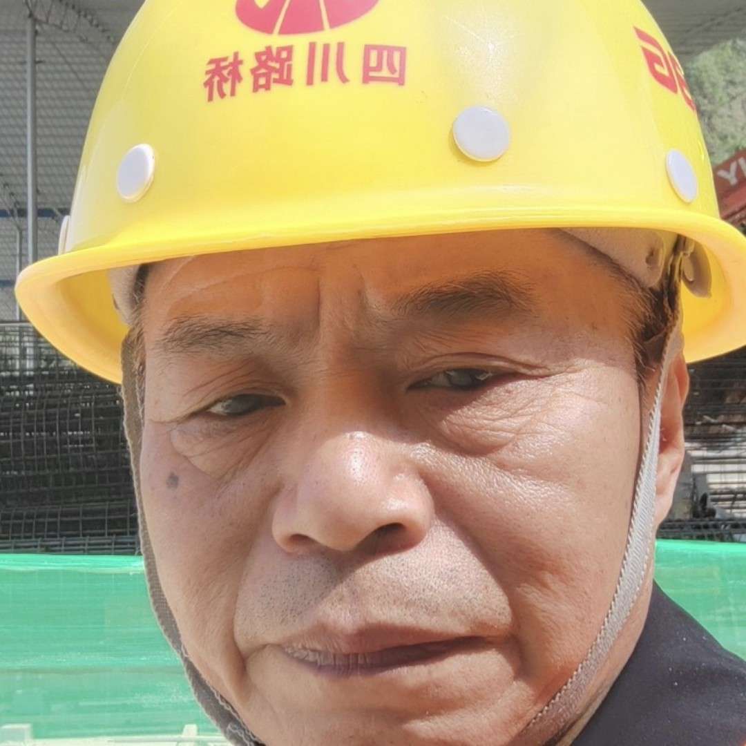 店员浅吻发嗲的照片
