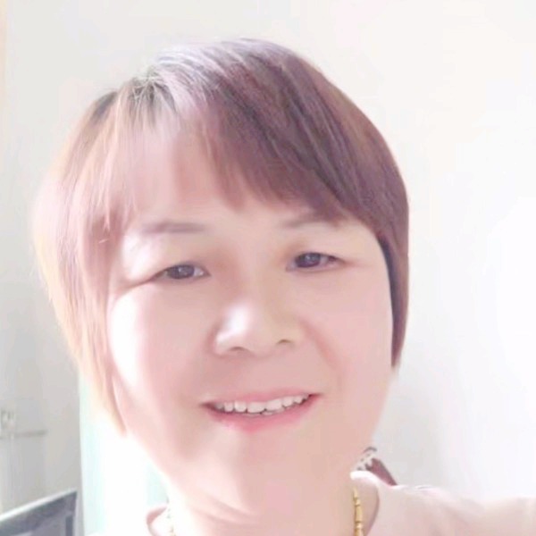 水影闻羞涩的照片