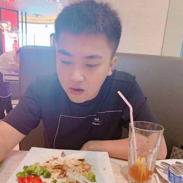 哑铃受伤的照片