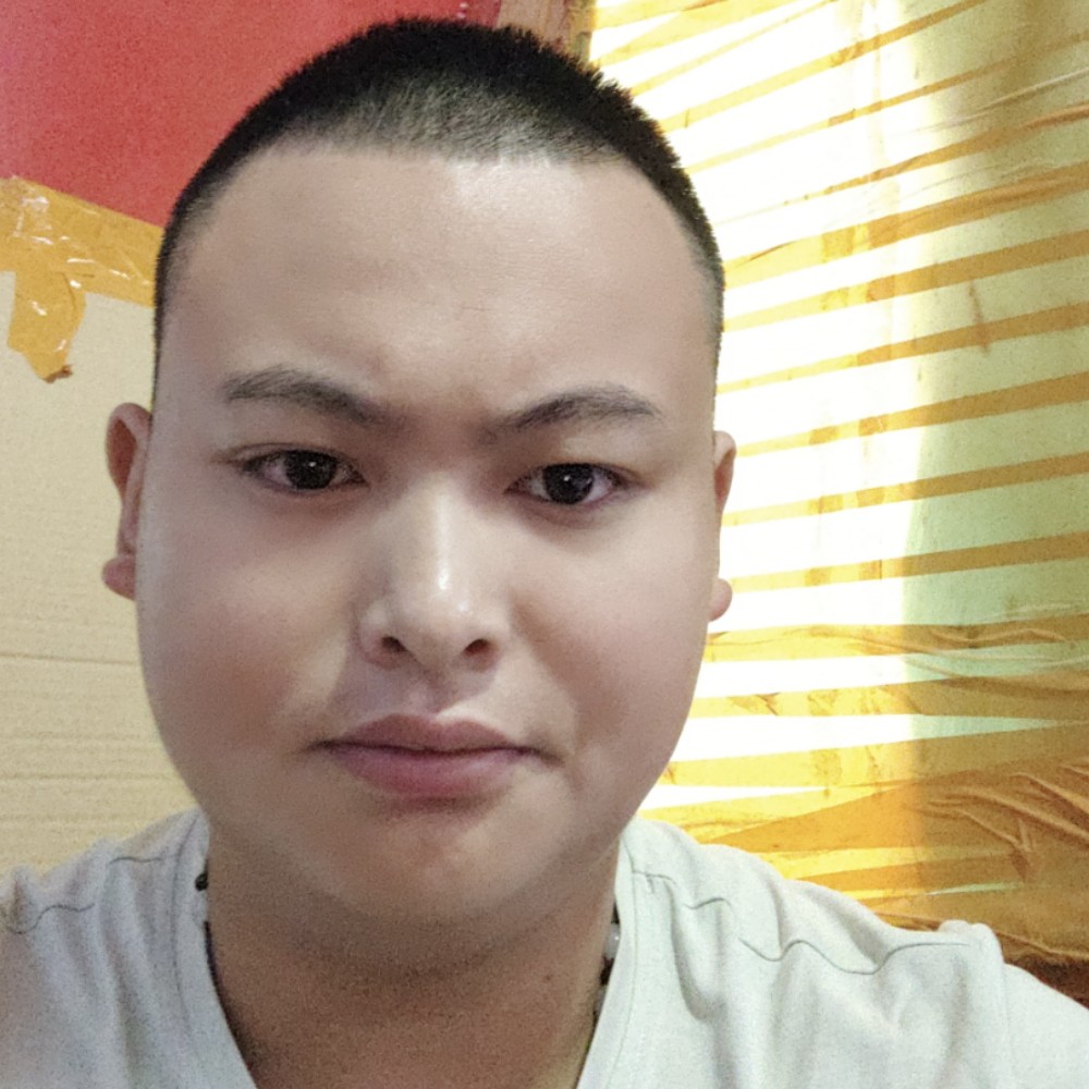 清曲方帅气的照片