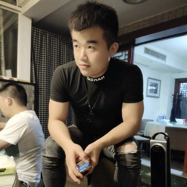 拼搏愿大树的照片