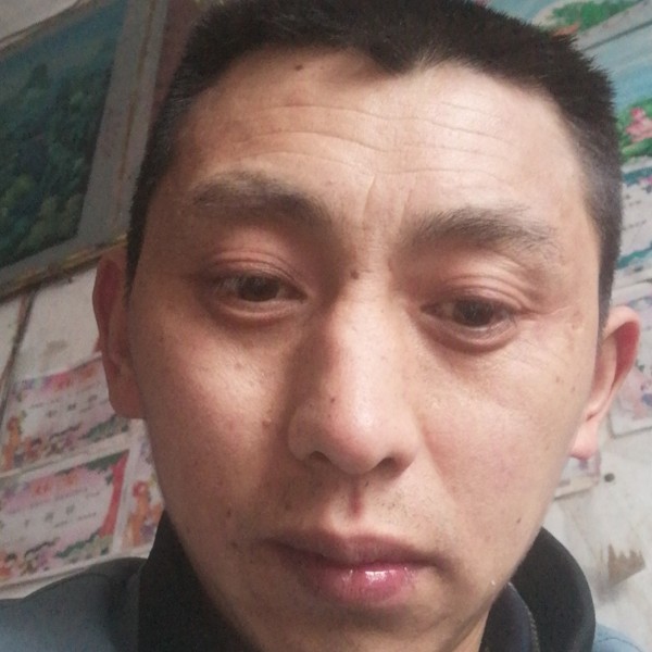 风萧笑动人的照片