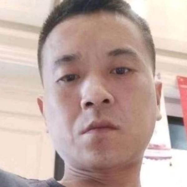 南宫绝霸的照片