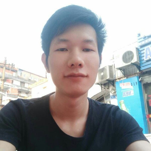 昏睡小伙的照片