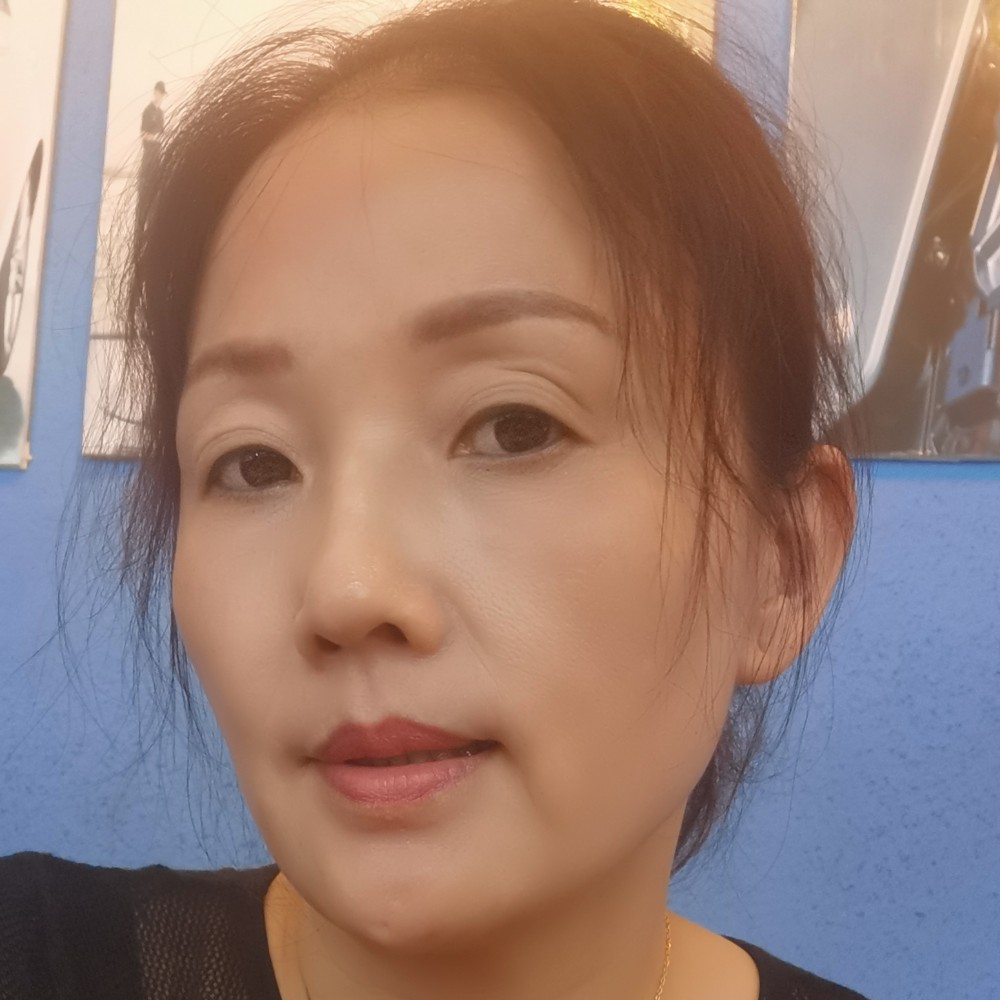 自觉爱恋大树的照片