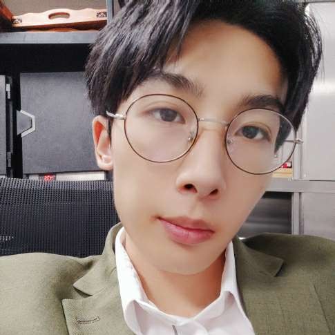 昏睡等待小海豚的照片
