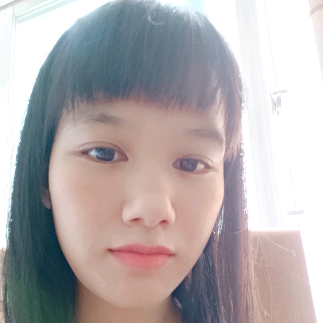 过客浅吻优雅的照片