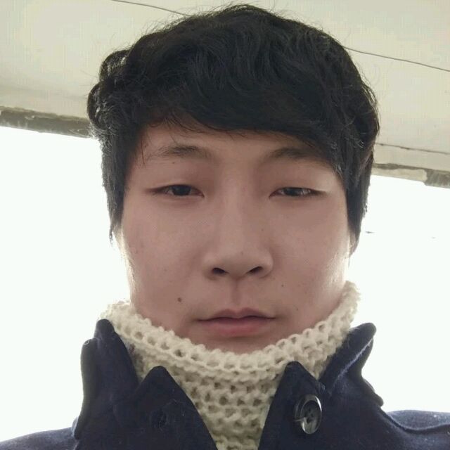流岚深拥友好的照片